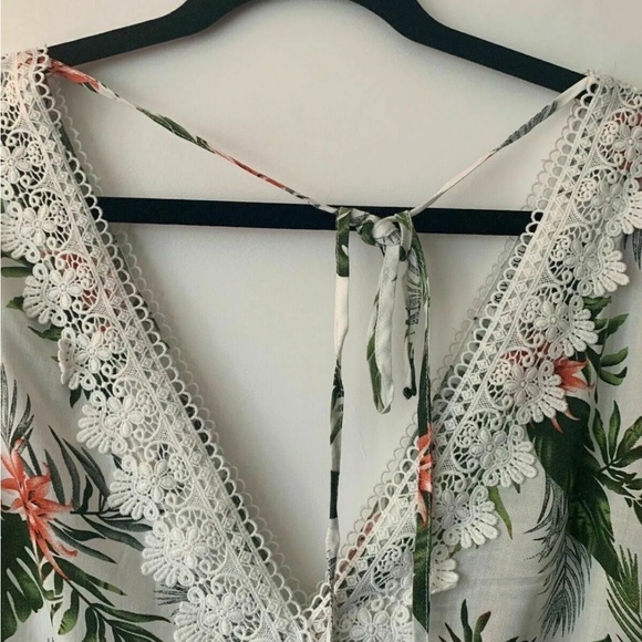 Brave Soul Playsuit Lace Trim Botanical Print Size S 8 UK V-Neck front and Back - Picture 5 of 7